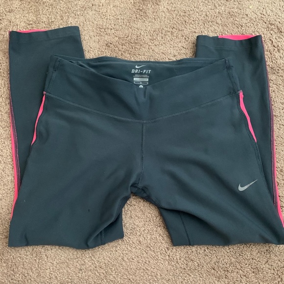 Nike Dri-fit cropped leggings